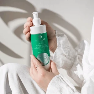 Micellis Normalizujący żel oczyszczający do skóry tłustej, trądzikowej i wrażliwej 300ml