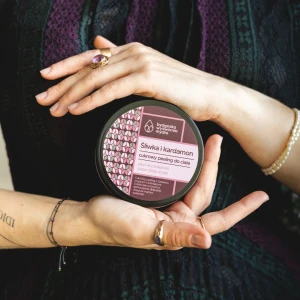 Śliwka i kardamon - cukrowy peeling myjący 300g